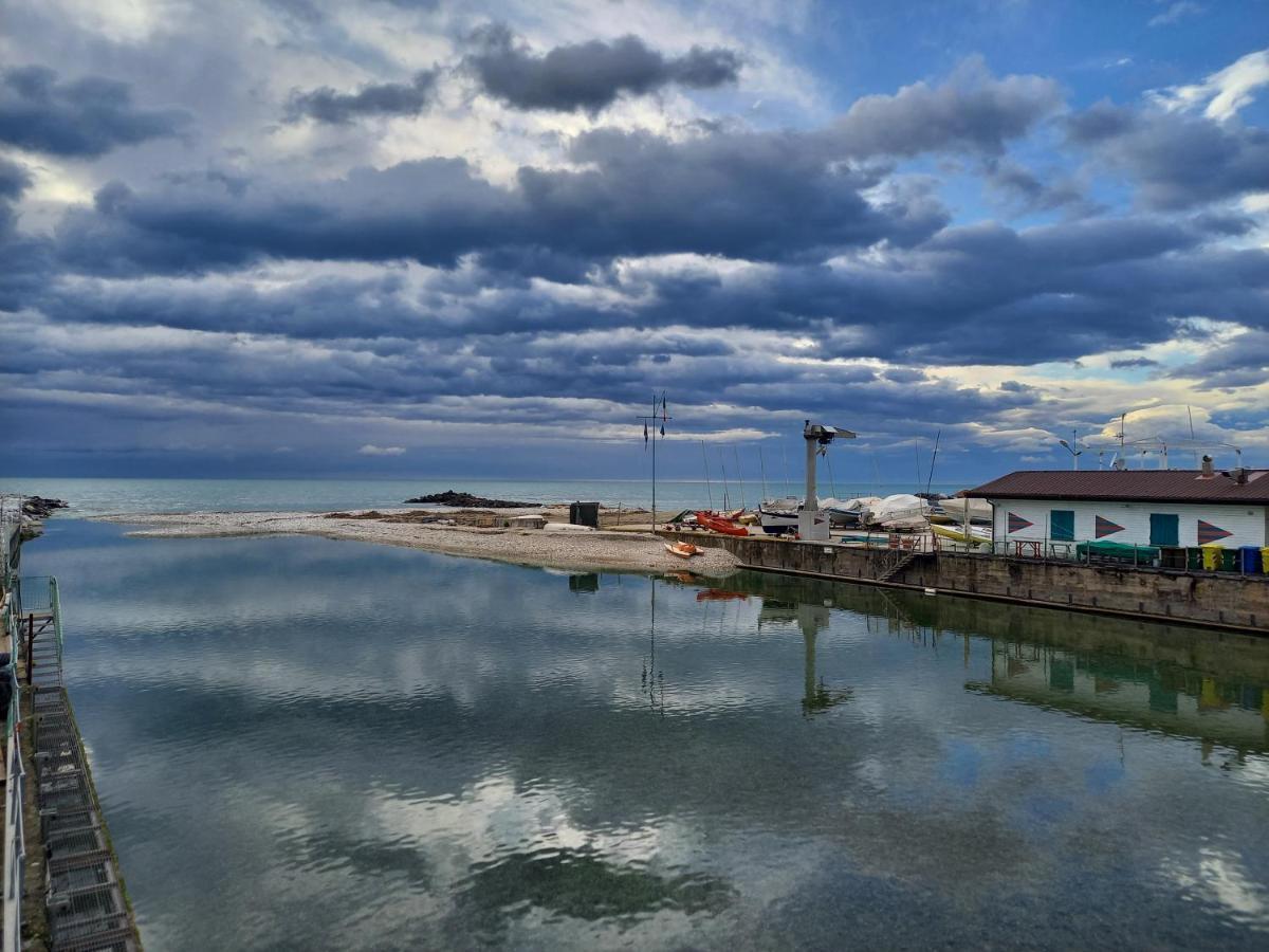 Bilocale Climatizzato A 850M Dalla Spiaggia Casa Katia 马里纳迪马萨 外观 照片